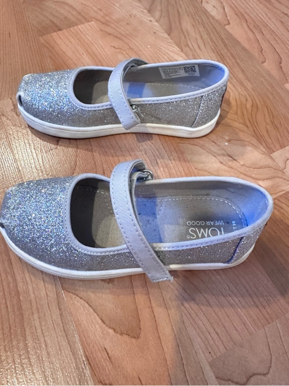 Toms Girls' Silver Glitter Mary Jane Sandals - Picture 2 of 6